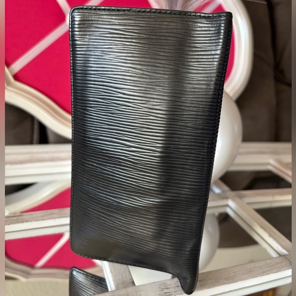 Louis Vuitton Black Epi Leather Bifold Wallet - Picture 4 of 7